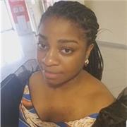 professeur particulier donne cours aux étudiants